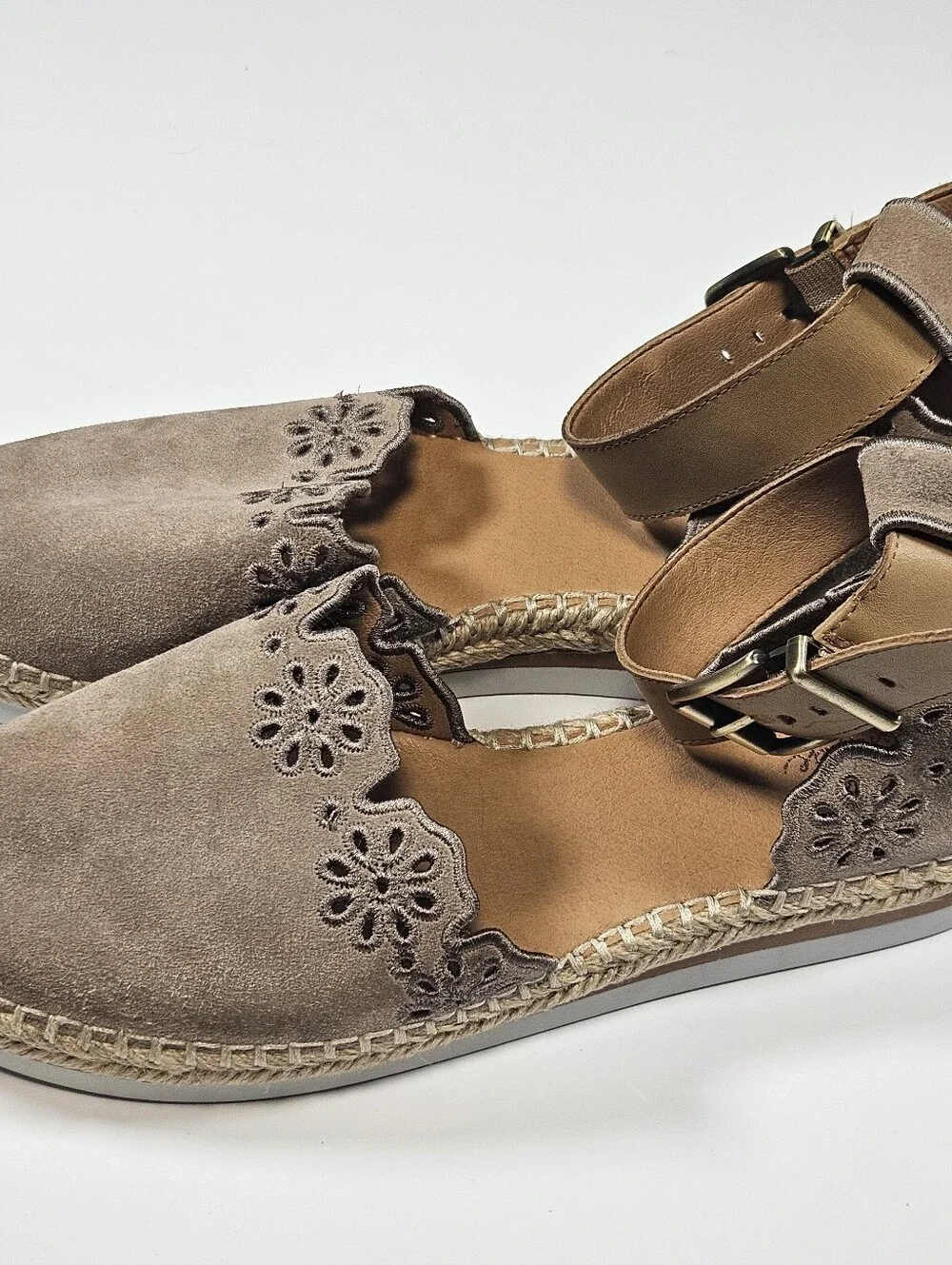 Crown Vintage Women’s Taupe Suede Espadrille Ankle-Strap Flats Size 9
